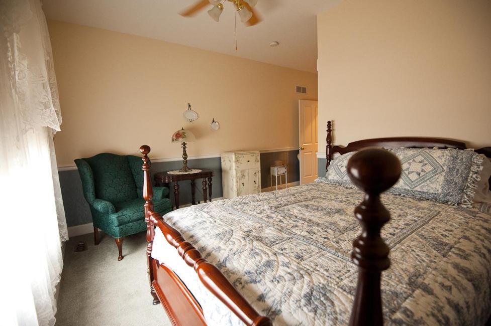 Victorian Veranda Country Inn Lawrence Bilik gambar