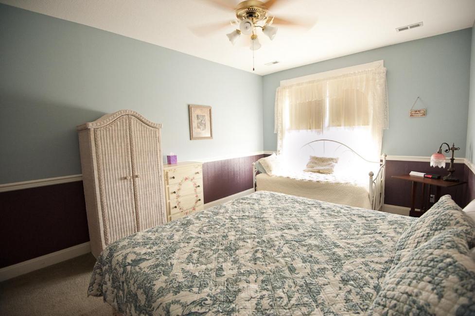 Victorian Veranda Country Inn Lawrence Bilik gambar