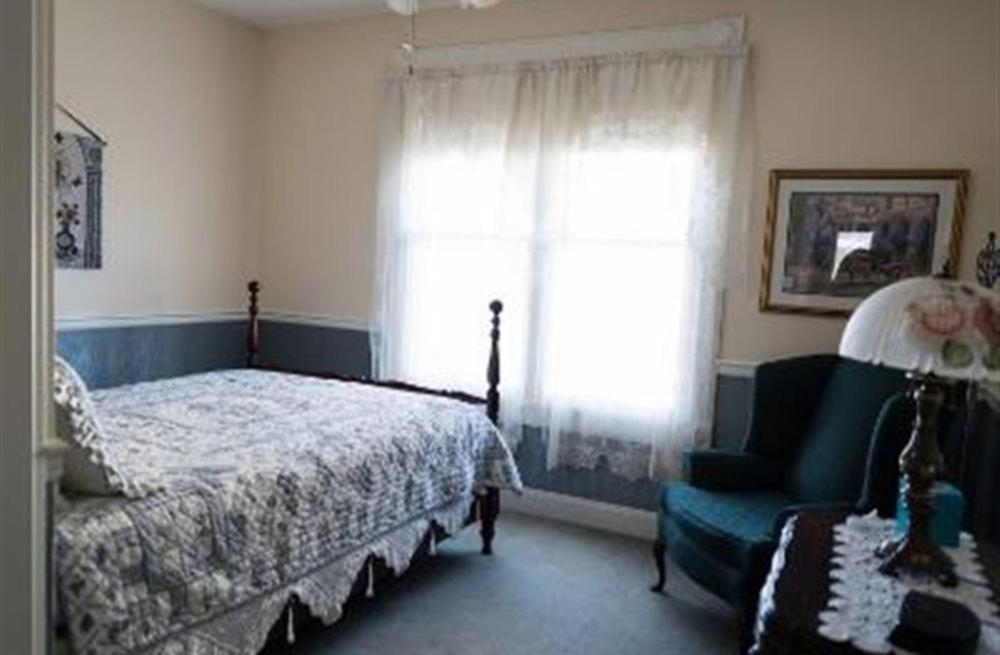 Victorian Veranda Country Inn Lawrence Luaran gambar